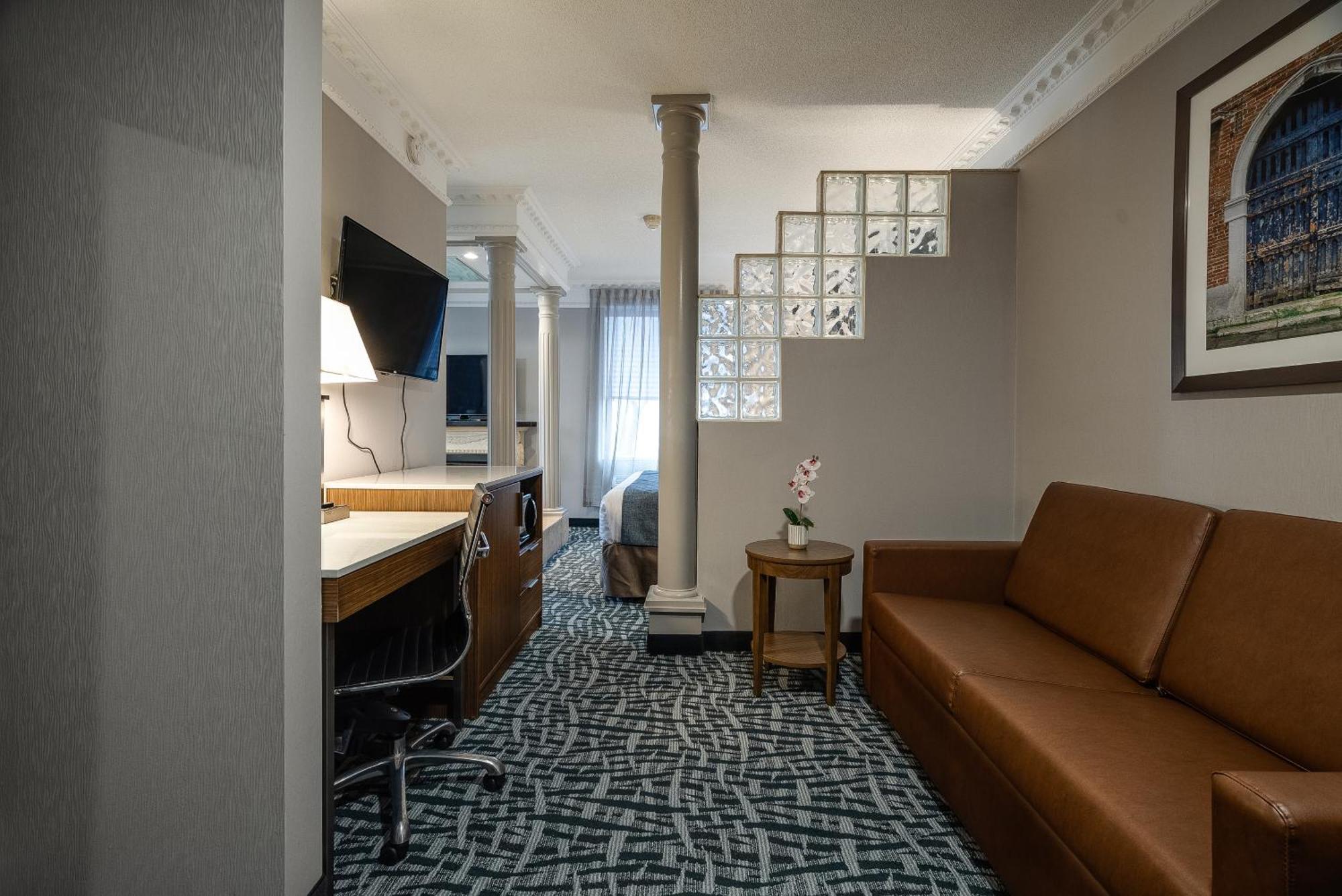 Monte Carlo Inn Toronto West Suites Mississauga Exterior photo