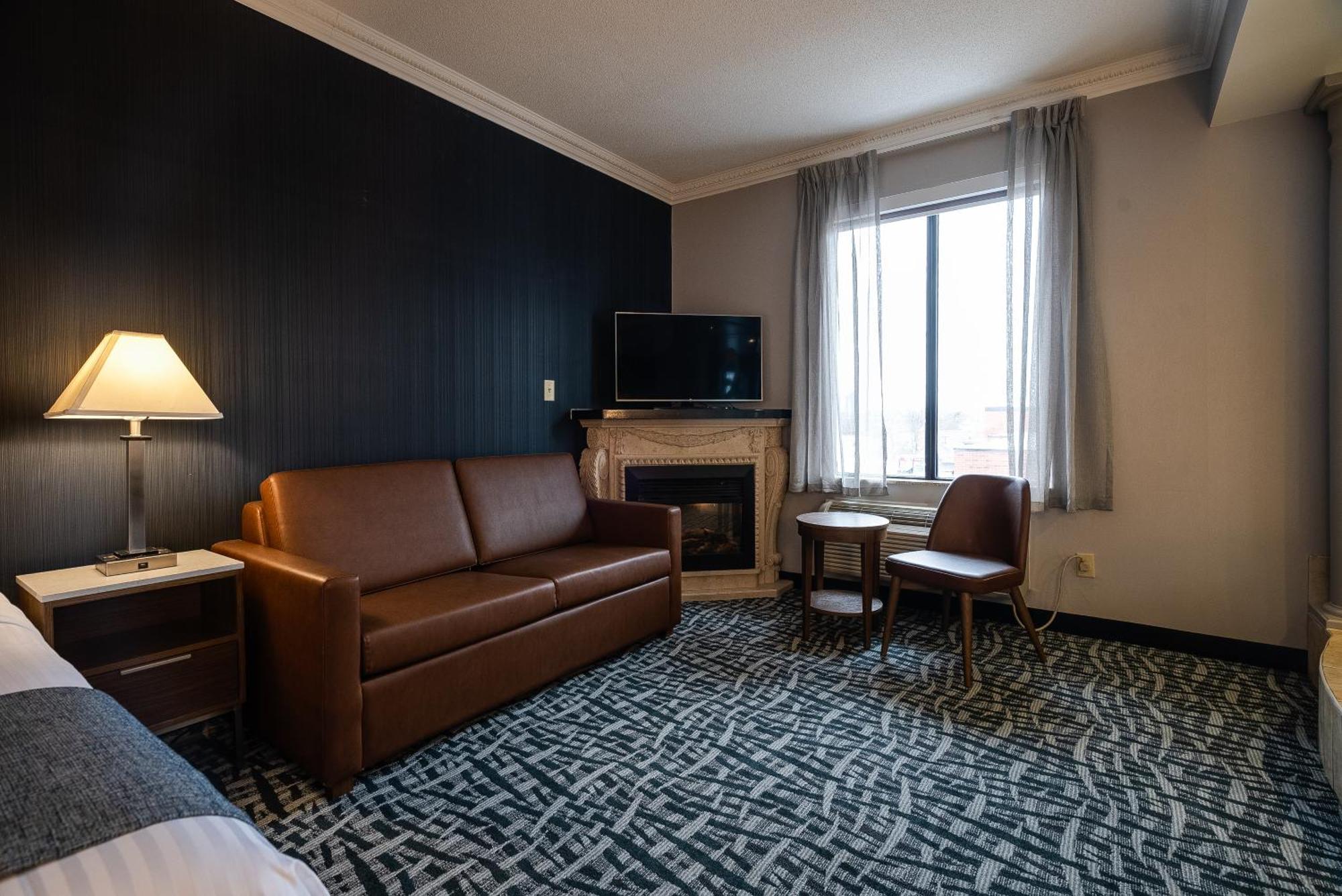 Monte Carlo Inn Toronto West Suites Mississauga Exterior photo